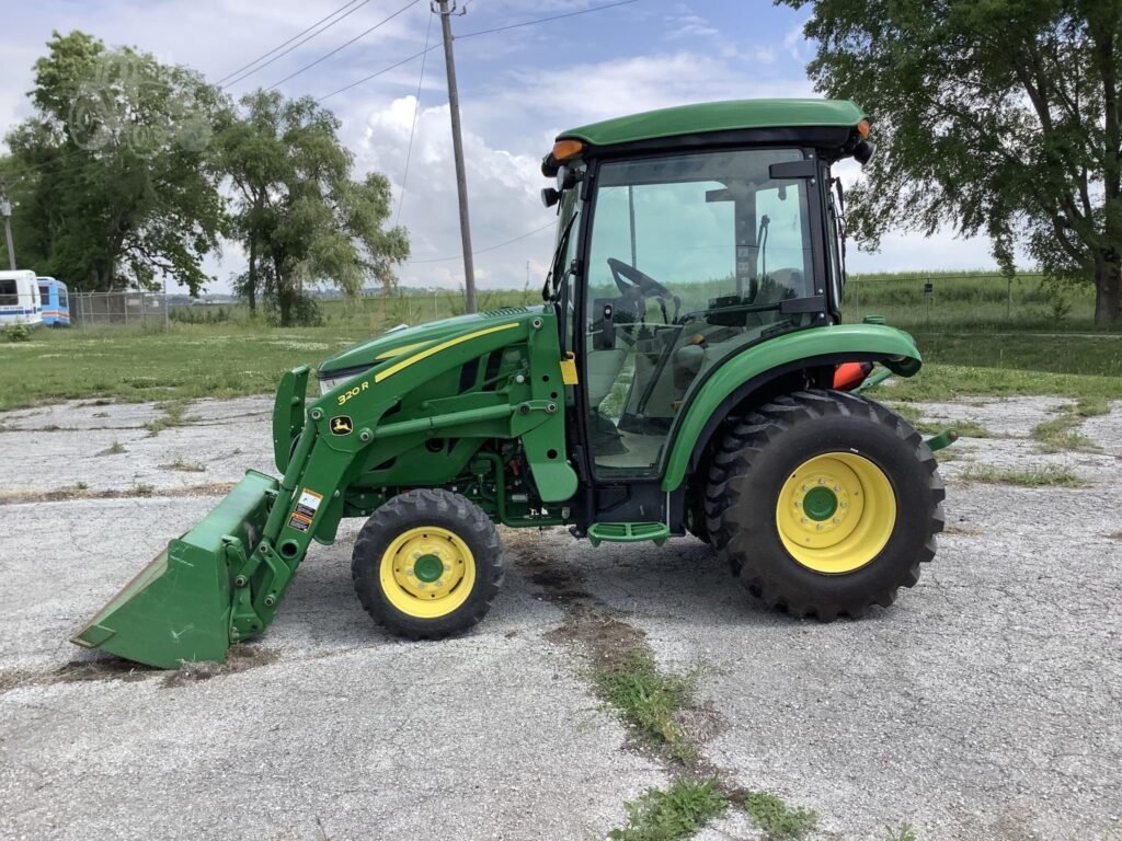 2019 JOHN DEERE 3046R